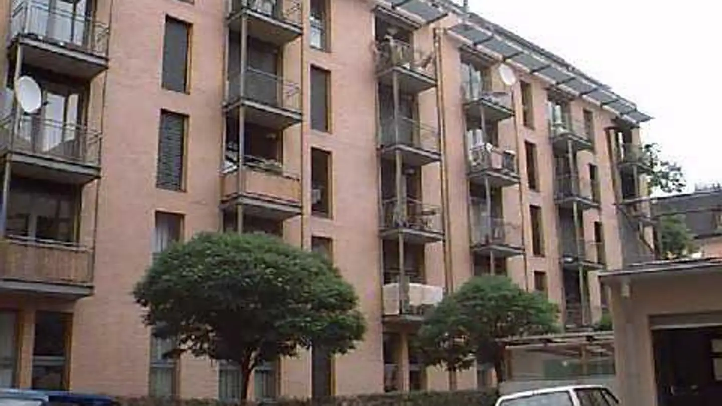 Place de parking extérieure à louer - Zweierstrasse 53, 8004 Zürich