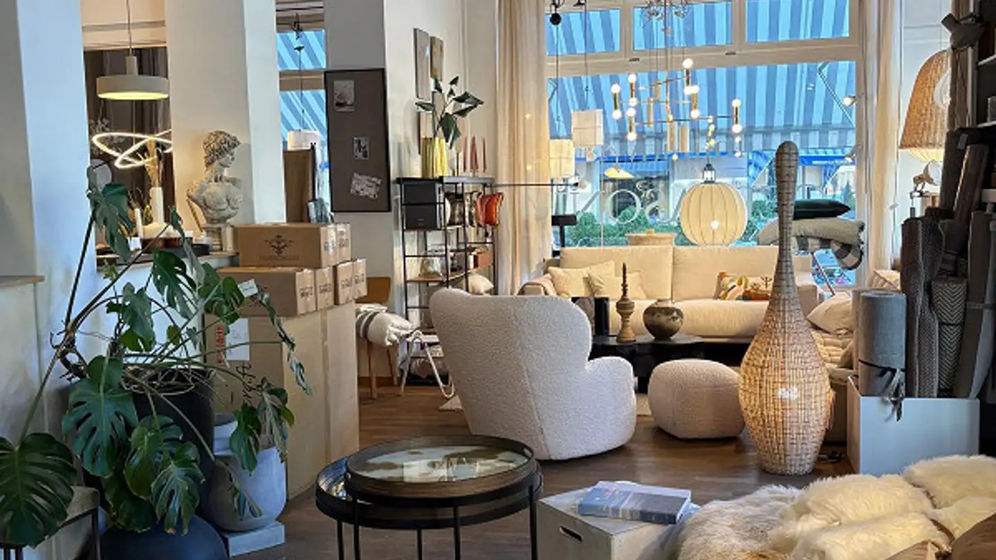 Commercial for rent - Rue De La Plänke / Plänkestrasse 1, 2502 Biel/Bienne - Photo 2