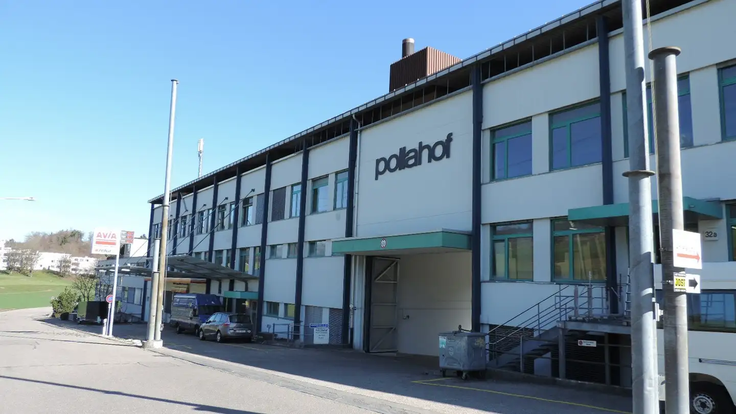 Commercial à louer - Lohwisstrasse 40, 8123 Ebmatingen