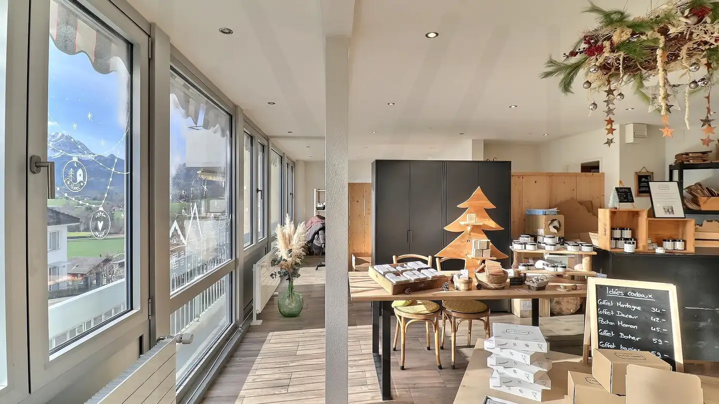 Commercial for rent - 1636 Broc - Photo 2