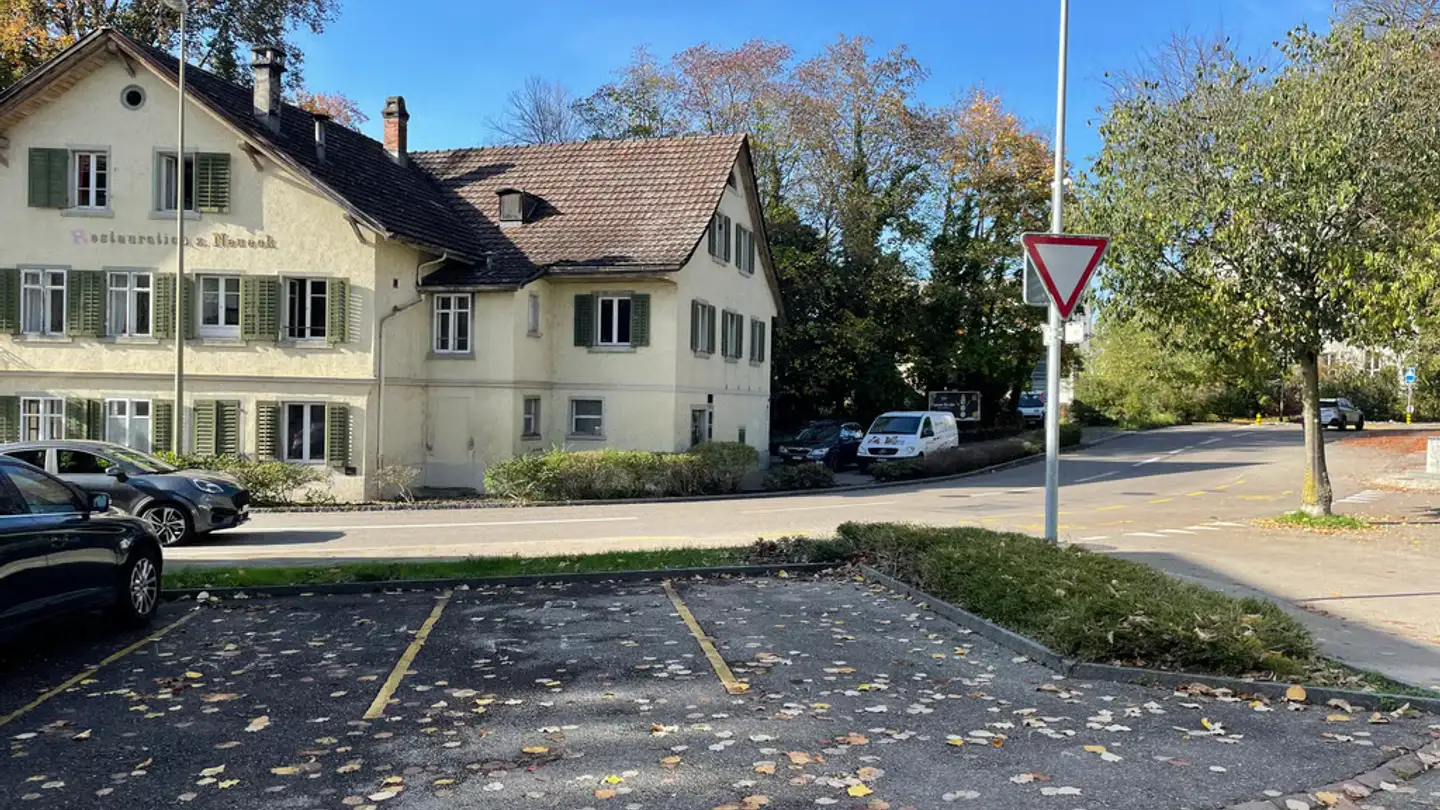 Parcheggio esterno in affitto - Russikerstrasse 8, 8330 Pfäffikon ZH