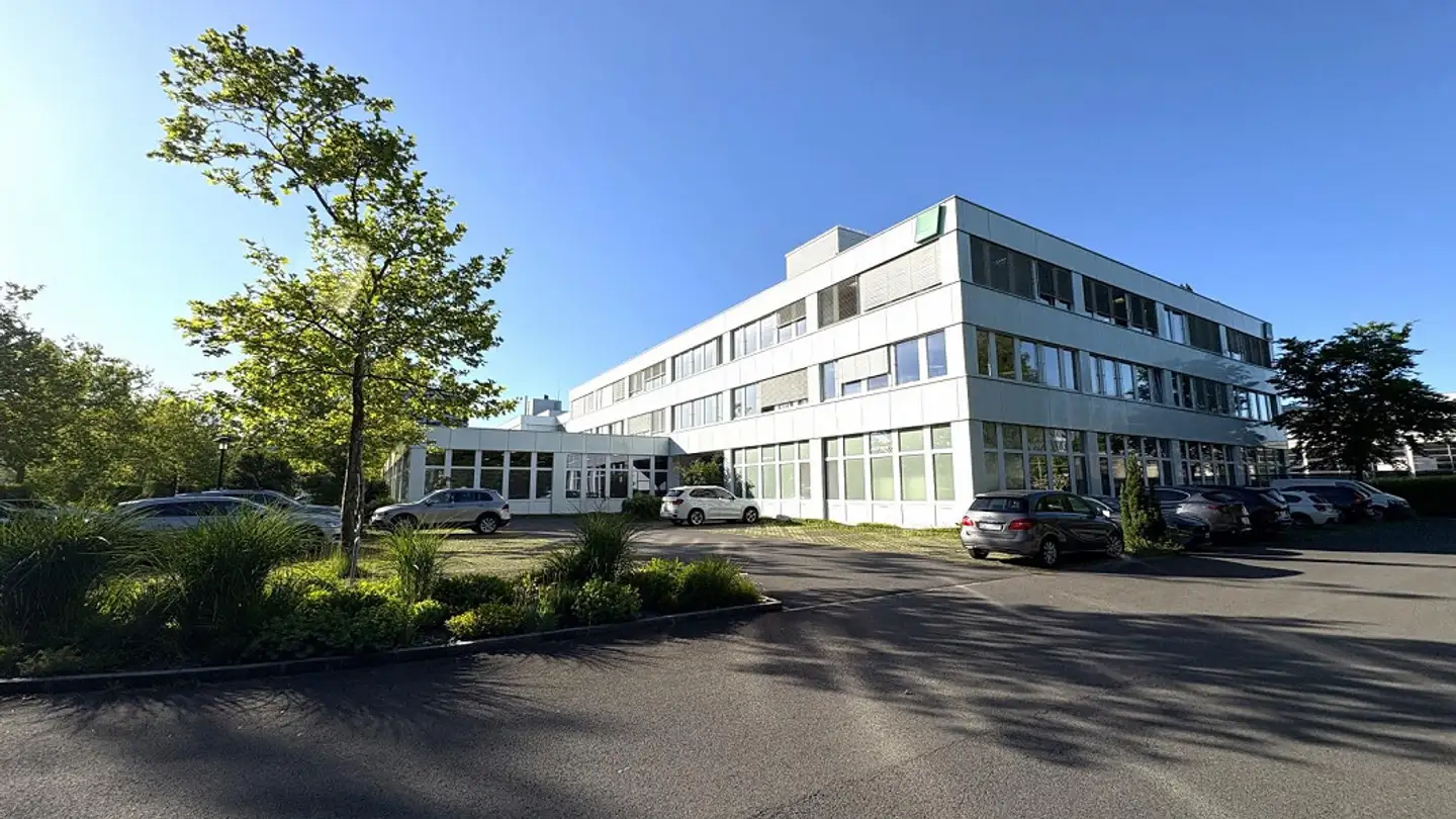 Commercial à louer - Birkenstrasse 43a, 6343 Rotkreuz