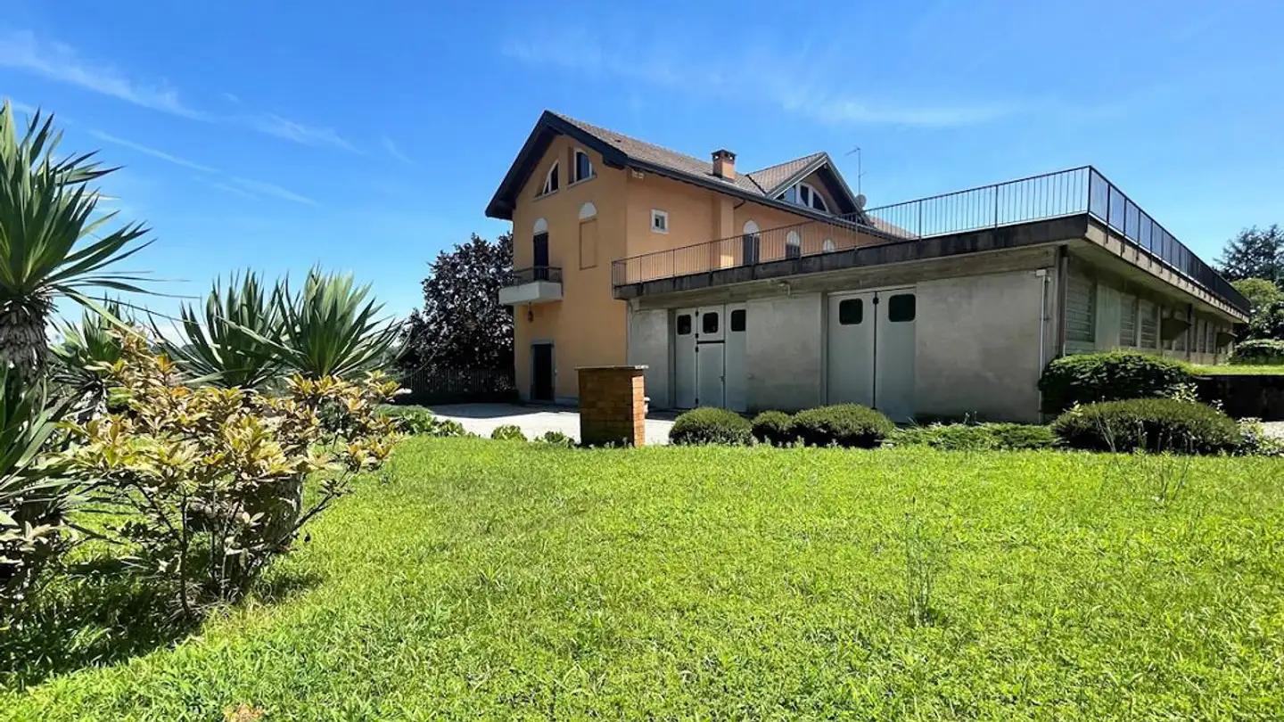 Casa bifamiliare in vendita - 6855 Stabio