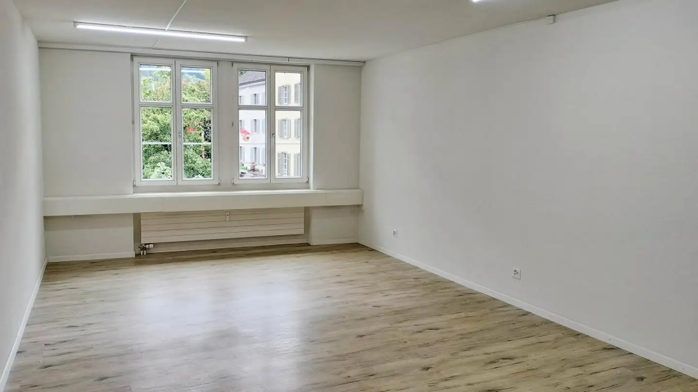 Mischgenutztes Gebäude mieten - Gemeindehausplatz 3, 8750 Glarus