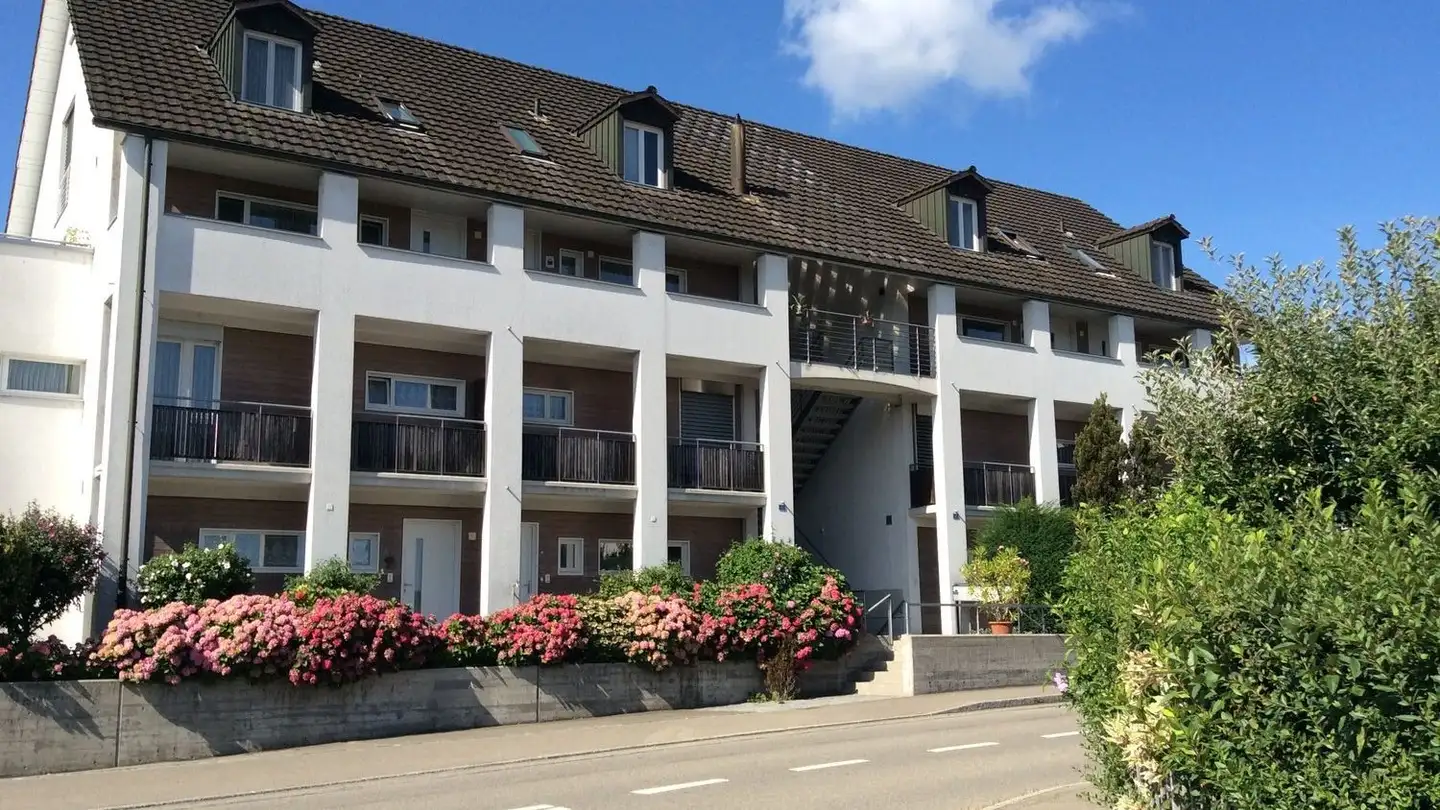 Dachgeschosswohnung mieten - Niederwilerstrasse 16, 5522 Tägerig