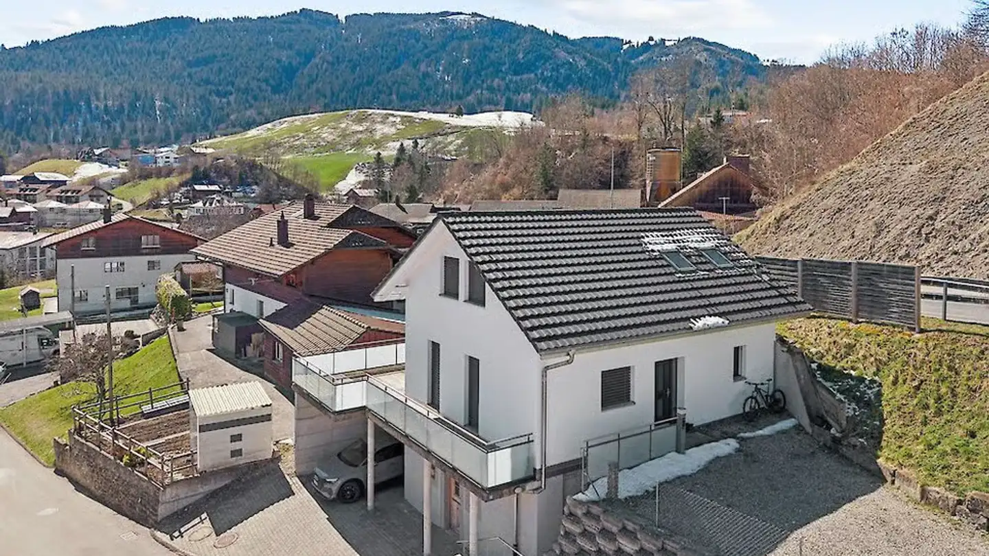 Casa singola in affitto - Alt Rufenenweg 10, 1716 Plaffeien