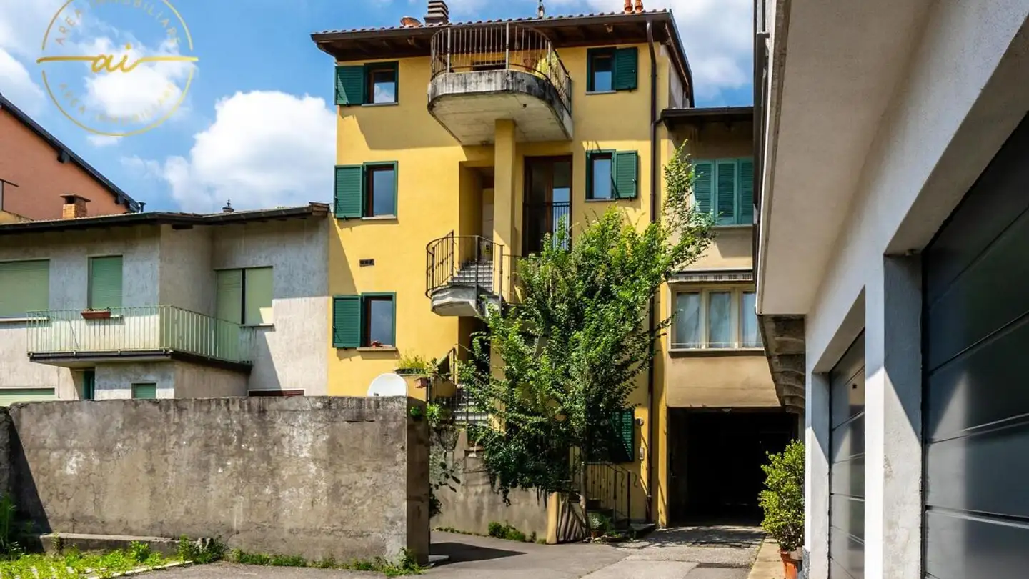 Maison atypique à vendre - 6855 Stabio