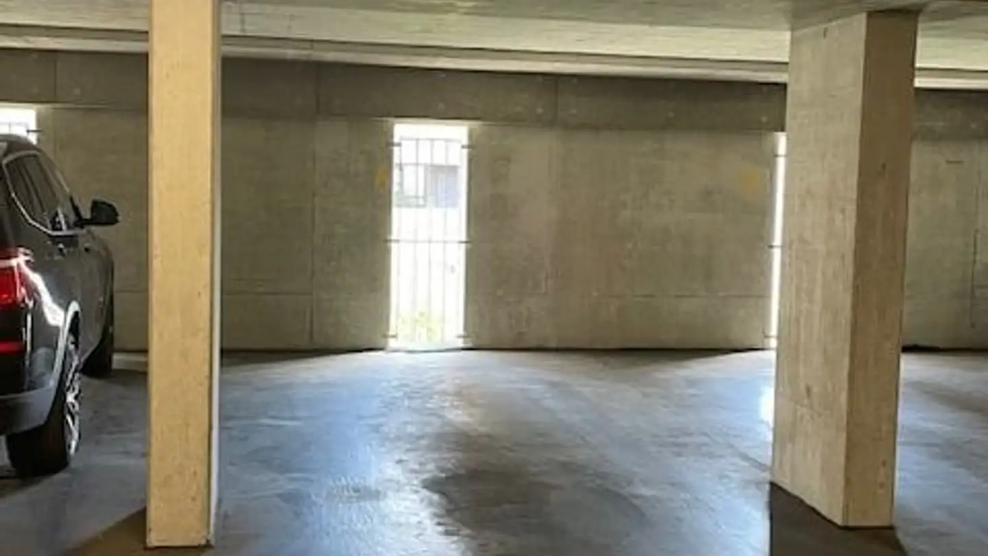 Underground parking space for rent - Route-Neuve / Neustrasse 7a, 1700 Fribourg