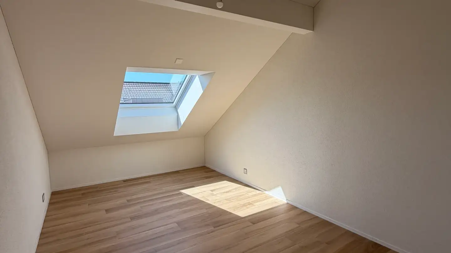 Attic flat for rent - Lenzburgerstrasse 78, 5504 Othmarsingen - Photo 4