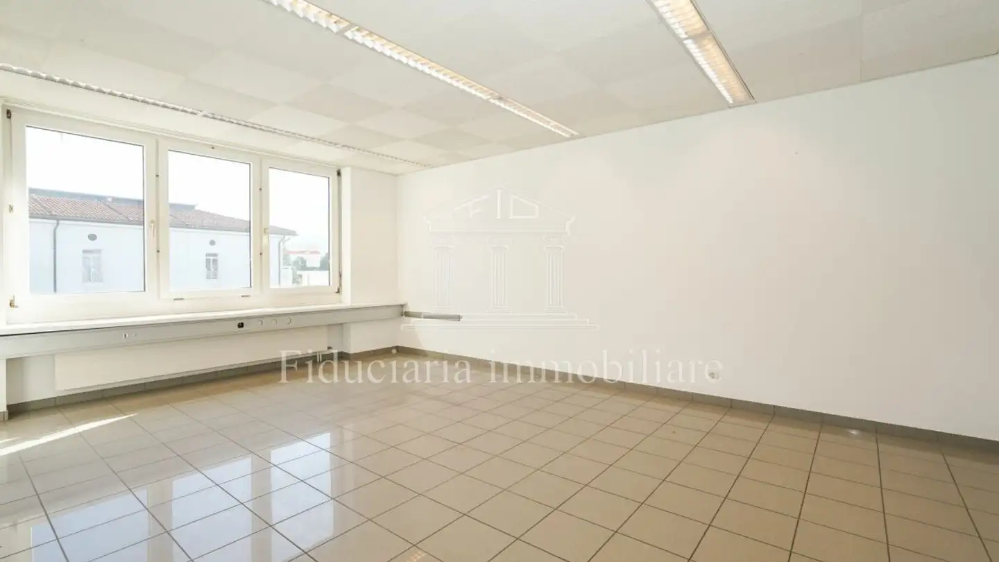 Bureau à louer - Via Castelrotto 15, 6600 Locarno