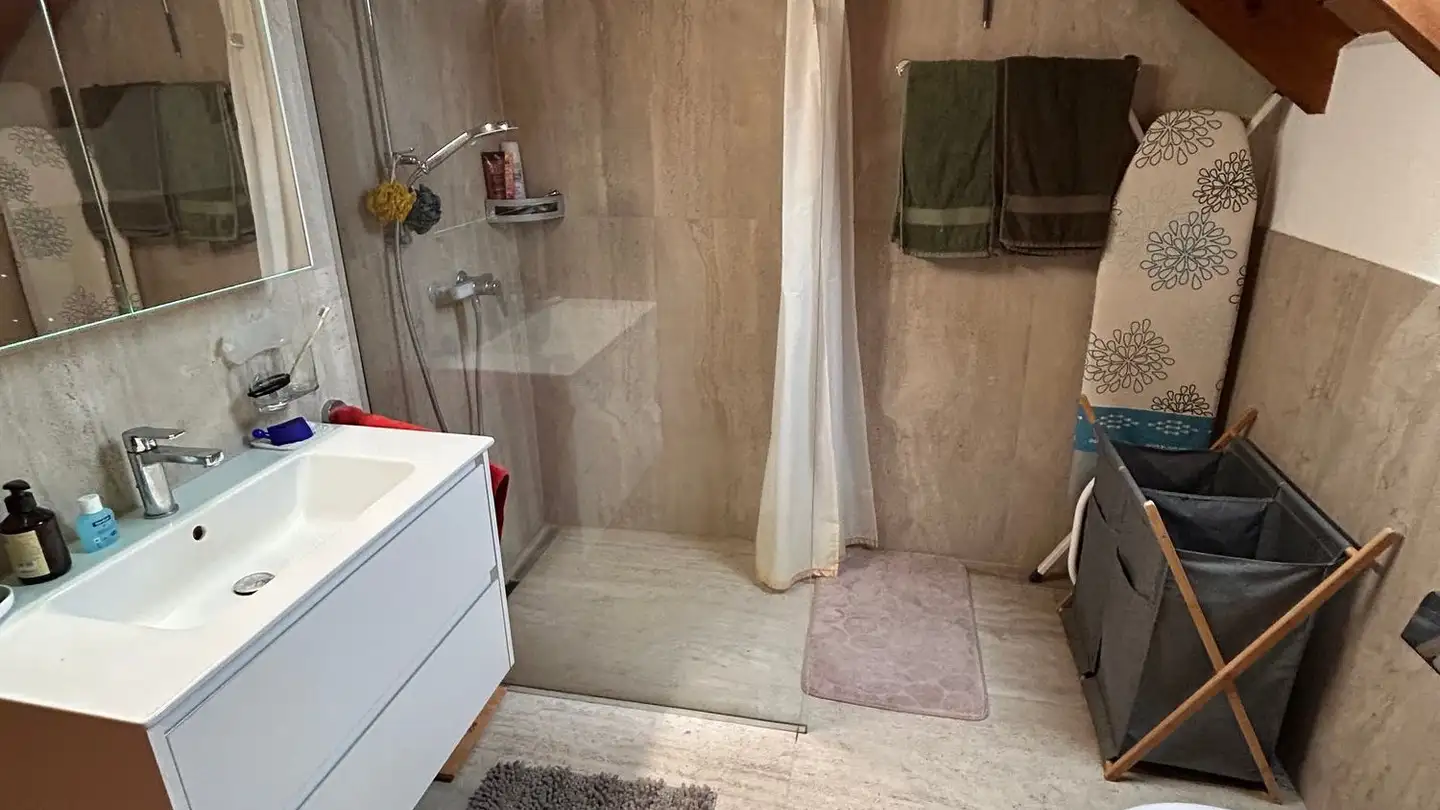 Dachgeschosswohnung mieten - Dorfstrasse 32, 5405 Dättwil AG - Foto 3