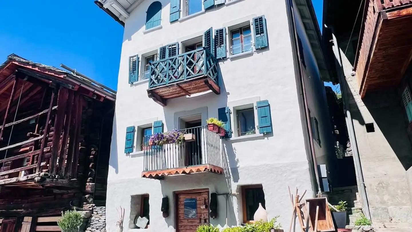 Duplex for sale - 1968 Mase