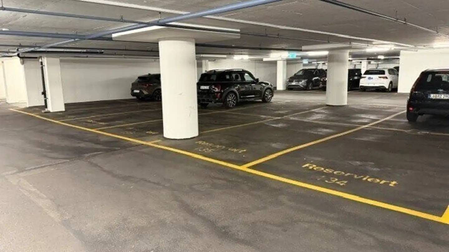 Place de parking souterraine à louer - Bahnhofstrasse 86, 5000 Aarau - Photo 2