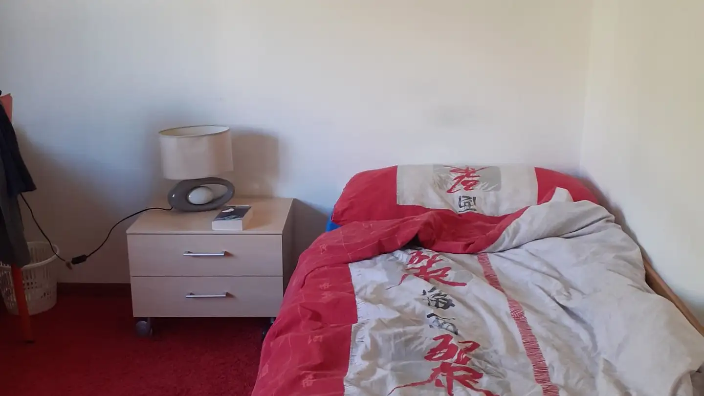 Chambre à louer - 2000 Neuchâtel - Photo 2