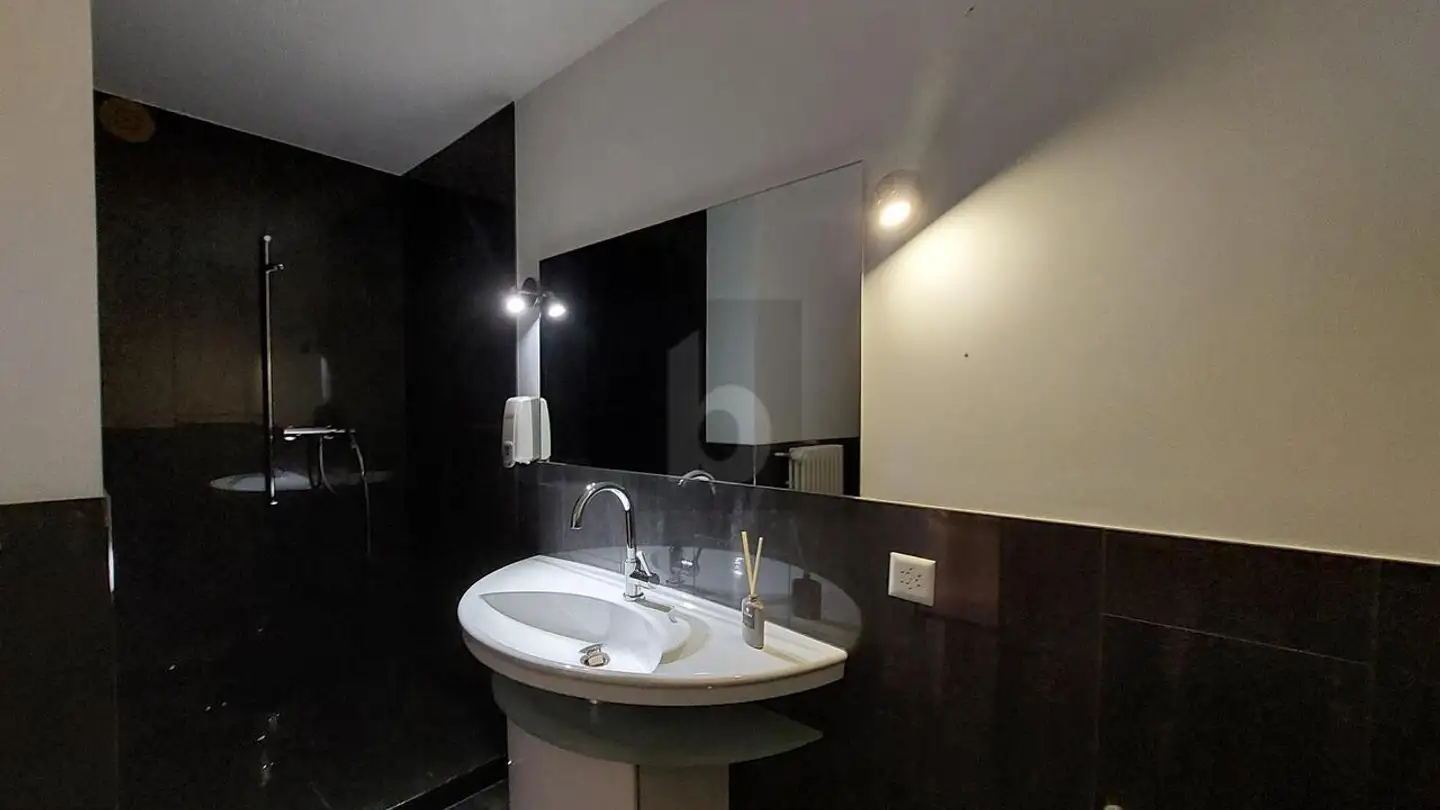 Spazio ufficio in affitto - 6430 Schwyz - Photo 3