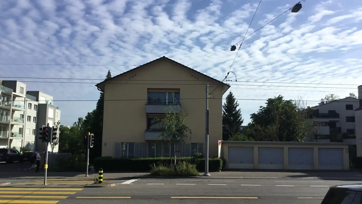 Garage individuel à louer - Wehntalerstrasse 564, 8046 Zürich
