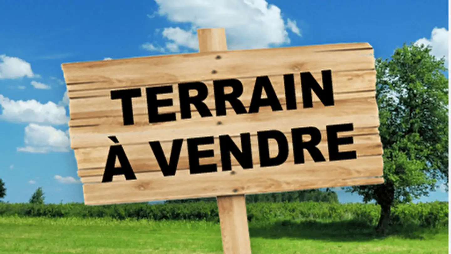 Constructible plot for sale - 1688 Sommentier