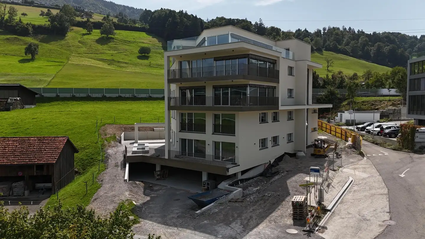 Grande magazzino in affitto - Summelenweg, 8808 Pfäffikon SZ