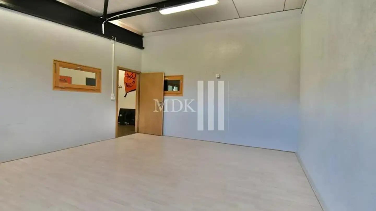 Mixed-use building for rent - 1868 Collombey - Photo 4