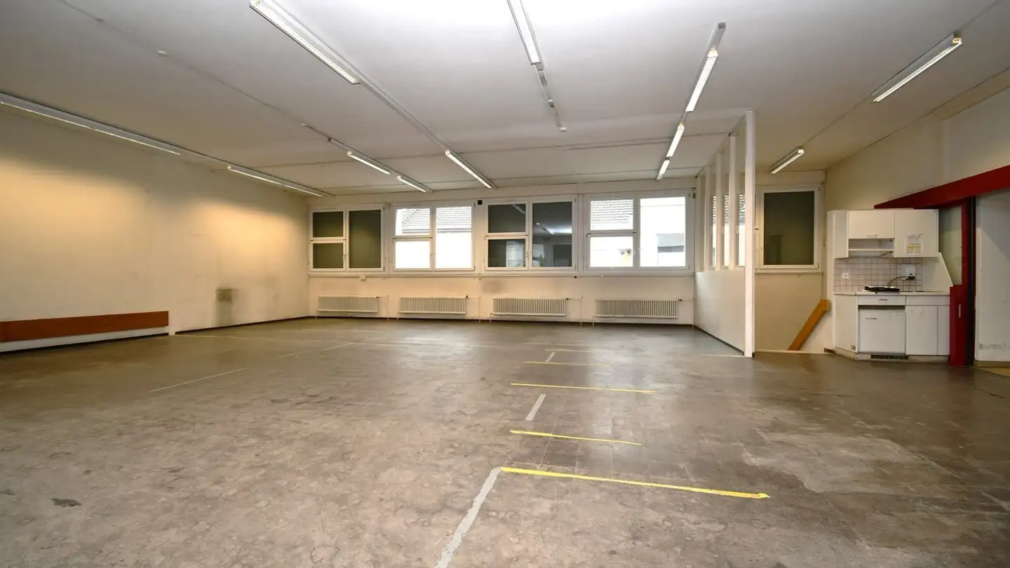 Commercial à louer - Hauptstrasse 84, 4853 Murgenthal