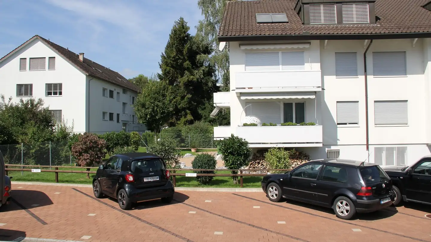 Place de parking extérieure à louer - Giebeleichstrasse 46, 8152 Glattbrugg - Photo 2