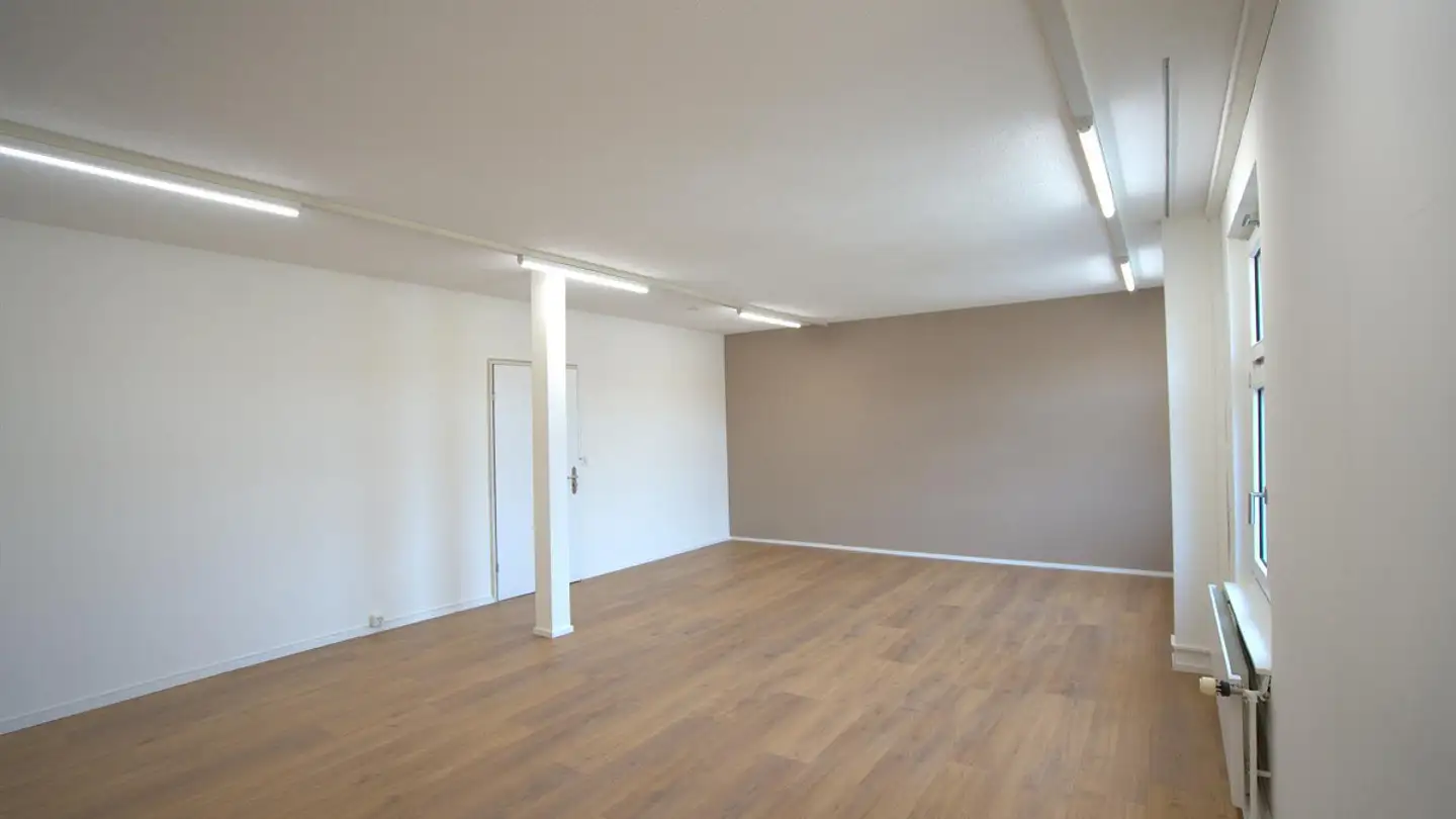 Commercial à louer - Zürcherstrasse 47, 8620 Wetzikon ZH