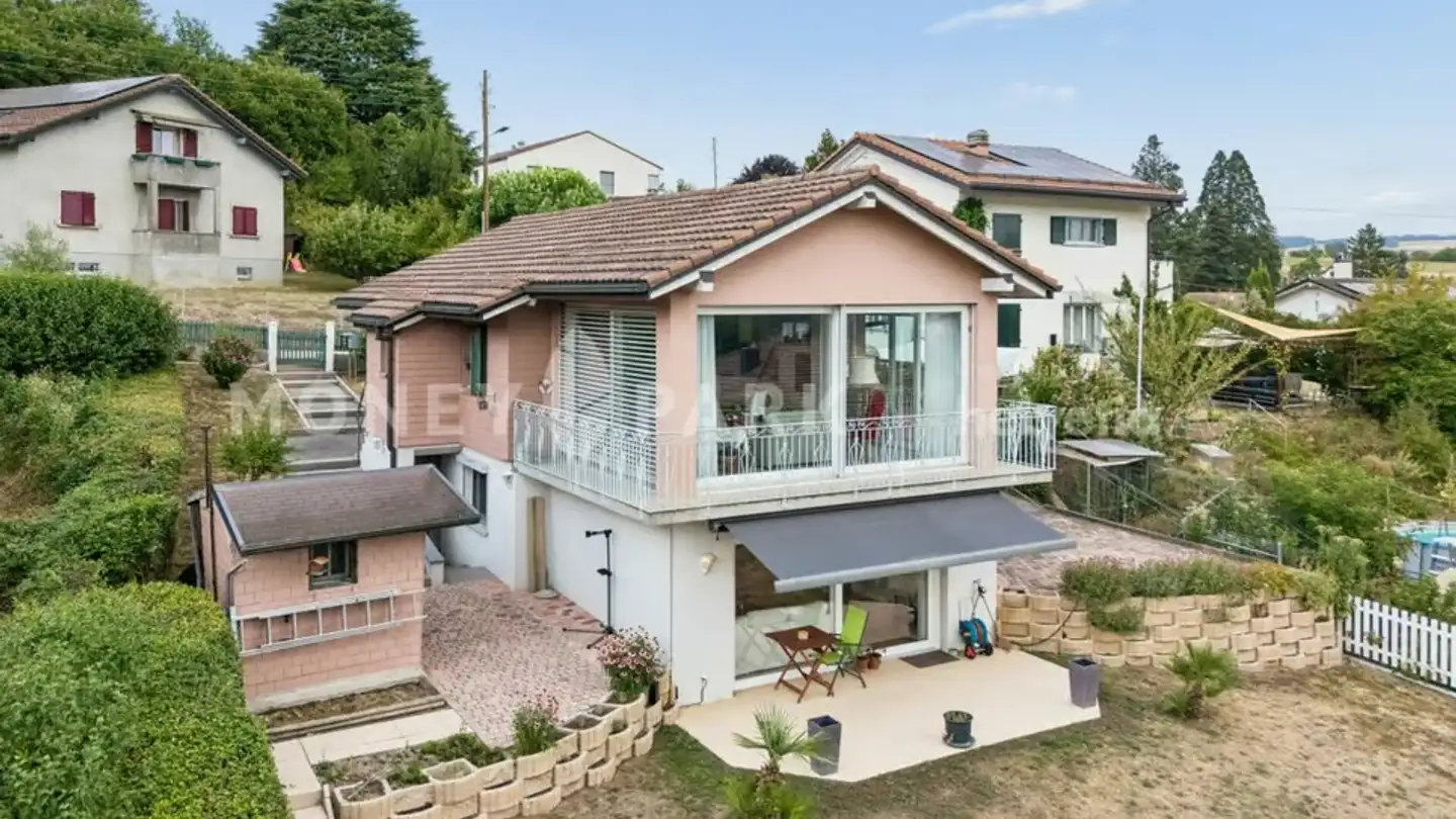 Single house for sale - 1305 Penthalaz