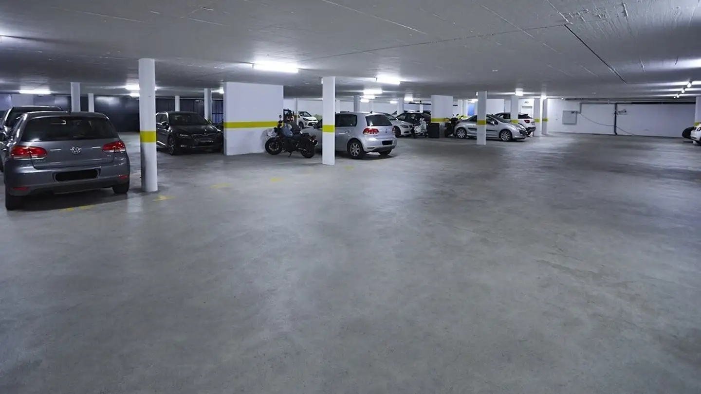 Underground parking space for rent - Via Vincenzo D'alberti, 6600 Muralto