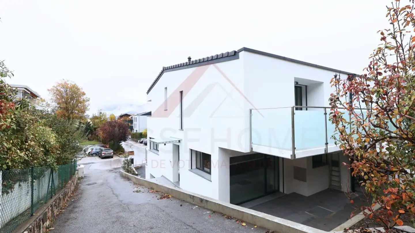 Single house for sale - 2740 Moutier - Photo 2