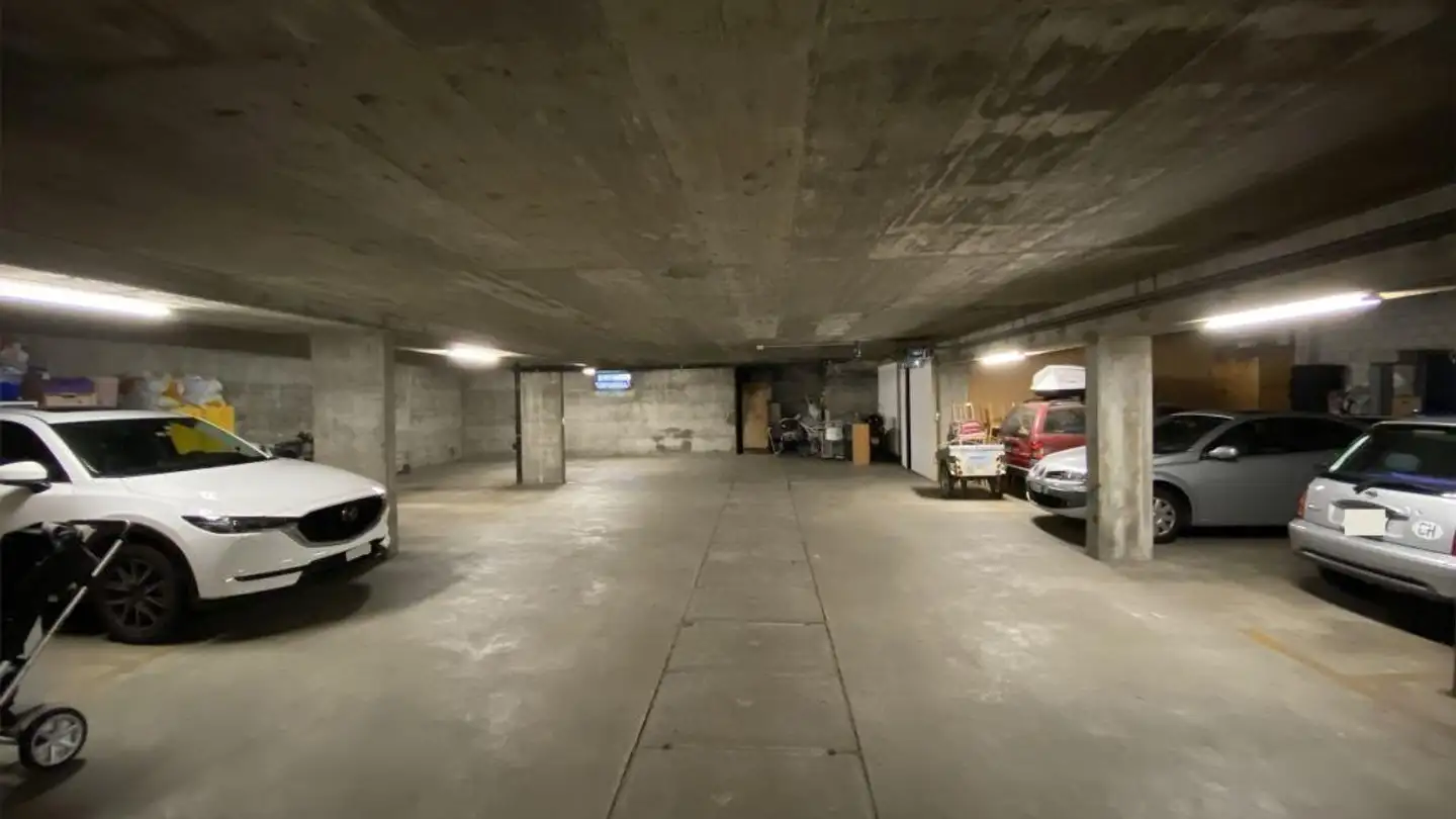 Tiefgaragenstellplatz mieten - Langenthalstrasse 92, 4912 Aarwangen