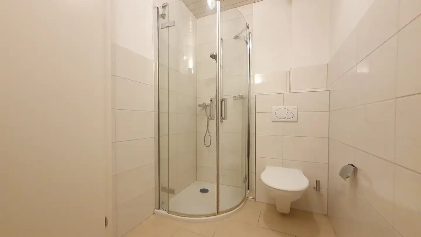 Apartment for rent - Hinterdorfstrasse 72, 8753 Mollis - Photo 4