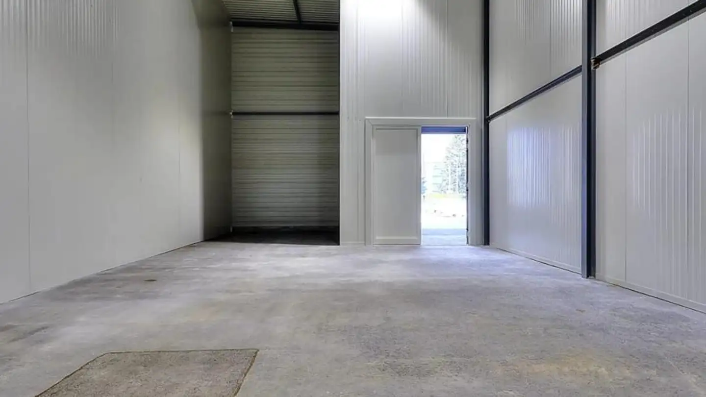 Mixed-use building for rent - 1920 Martigny