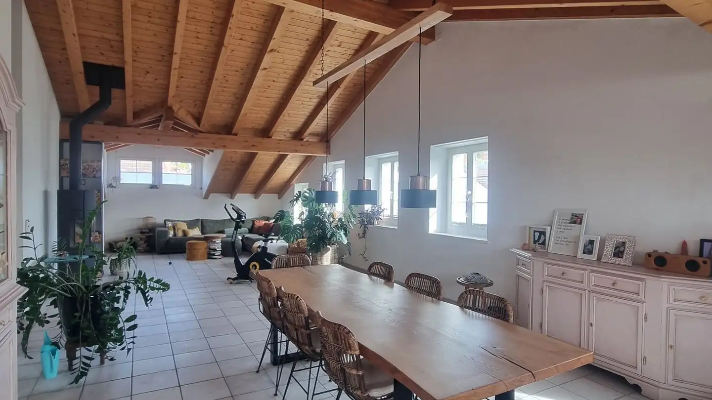 Dachgeschosswohnung mieten - Walderstrasse 31, 8340 Hinwil