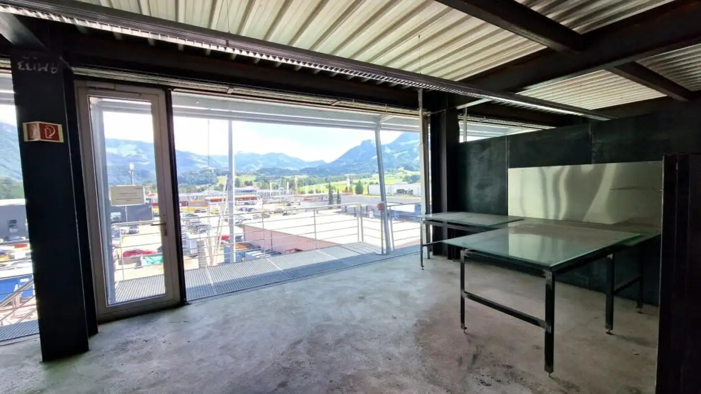 Office space for rent - Route Du Closalet 8, 1635 La Tour-de-Trême - Photo 4