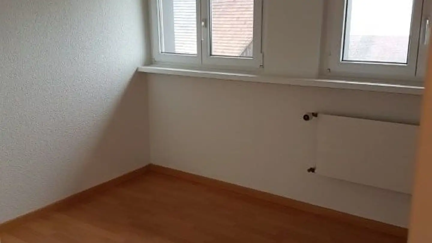 Dachgeschosswohnung mieten - Kantonsstrasse 47, 8862 Schübelbach - Foto 3