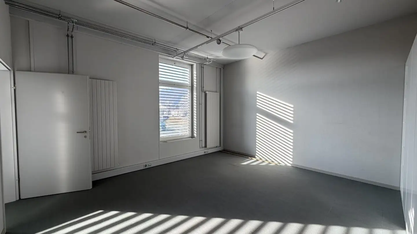 Geschäft mieten - Rue De Granges / Grenchenstrasse 5, 2504 Biel/Bienne - Foto 3