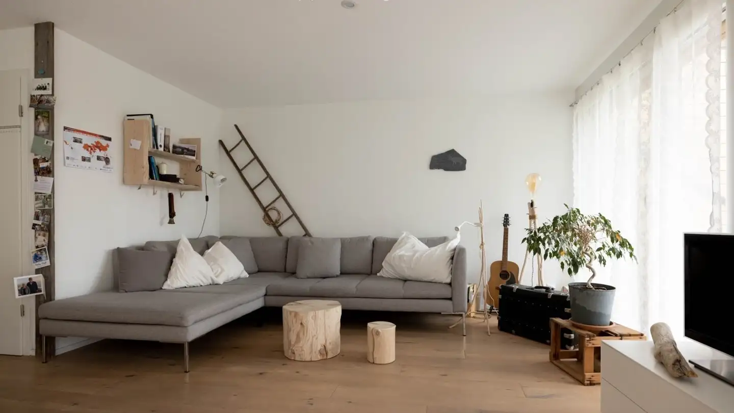 Casa singola in affitto - Simmenfluhweg 43a, 3647 Reutigen