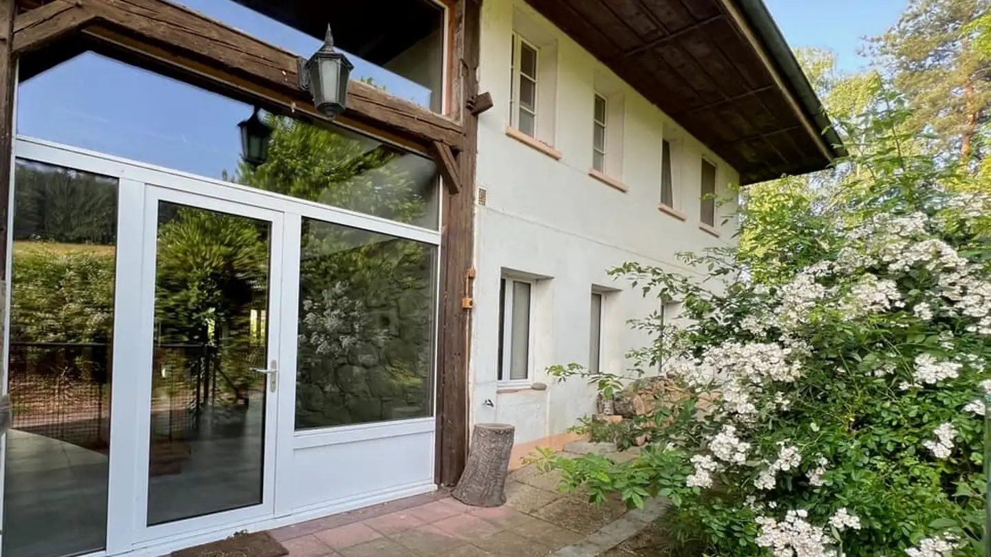 Single house for sale - 1528 Surpierre