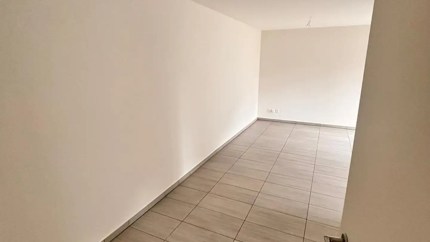 Appartement à louer - Carrale di Bergamo 46, 6532 Castione - Photo 2