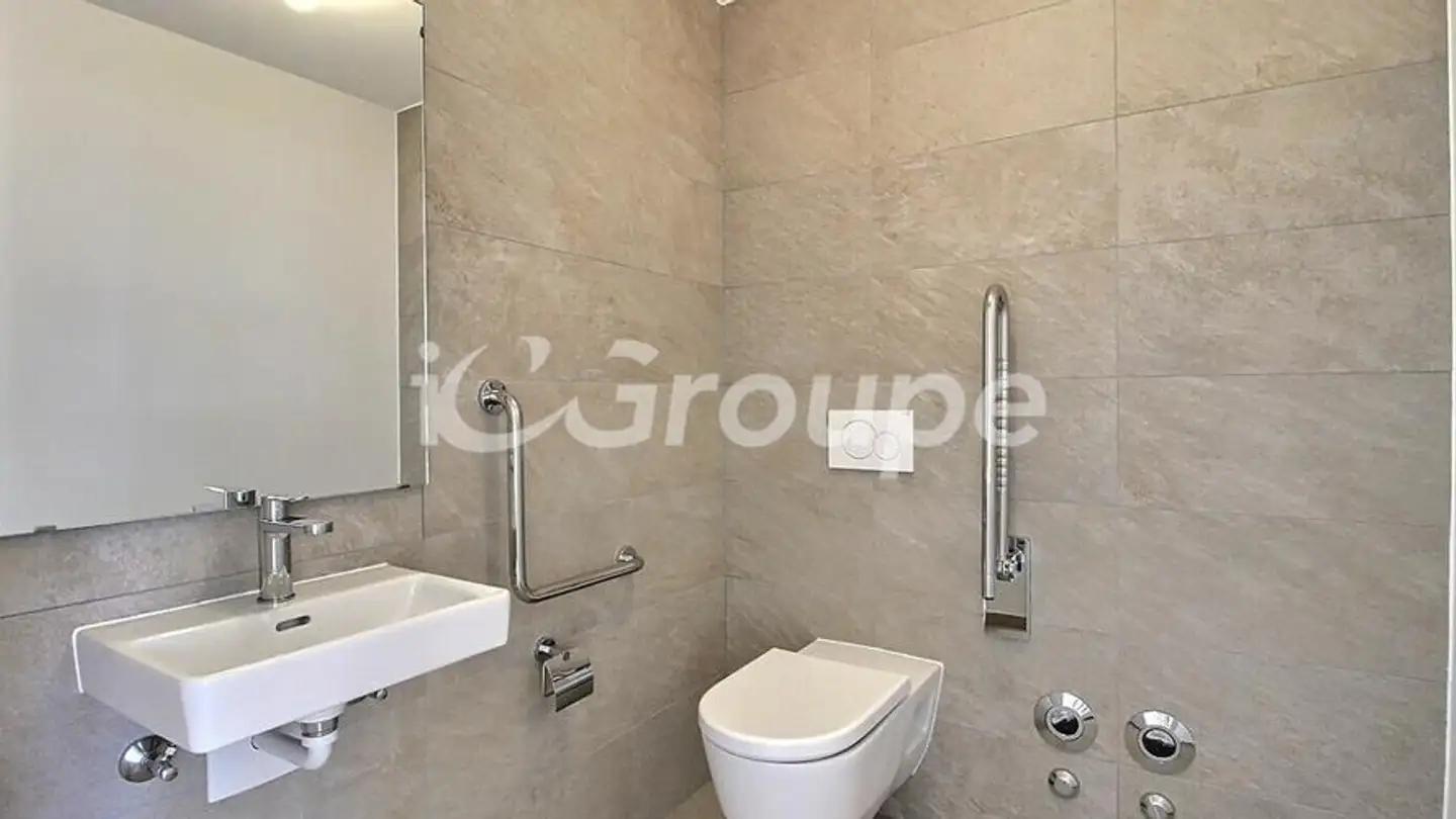 Mixed-use building for rent - Route D'ayent 17, 1971 Grimisuat