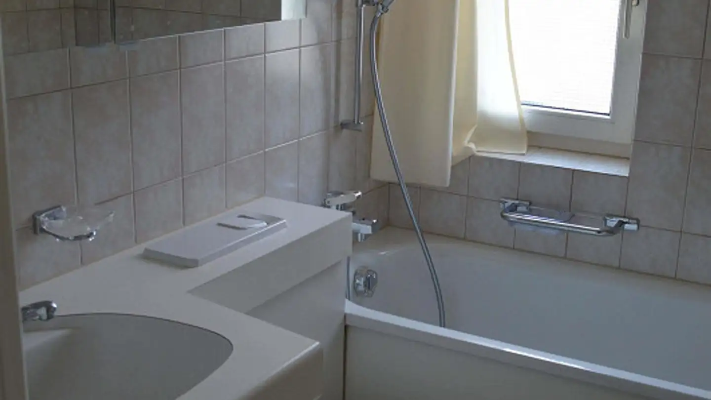 Wohnung mieten - Zollstrasse 49, 8212 Neuhausen am Rheinfall - Foto 2
