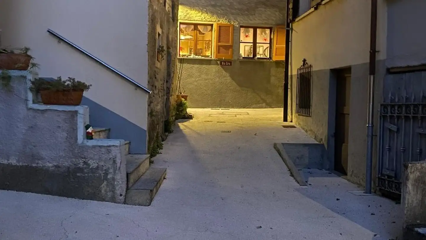 Apartment for rent - 6913 Carabbia