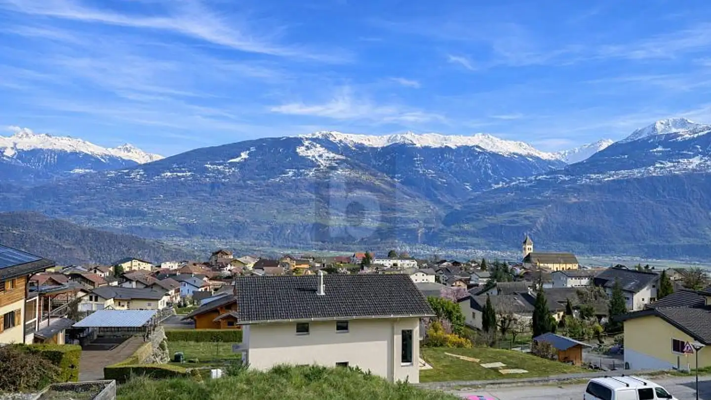 Constructible plot for sale - 1976 Erde