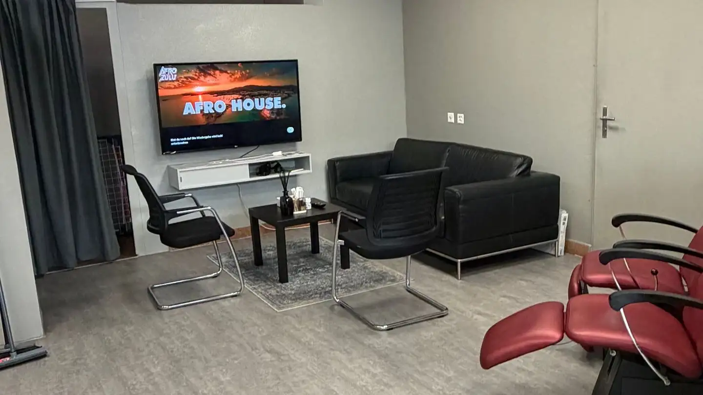 Commercial for rent - 4057 Basel - Photo 3