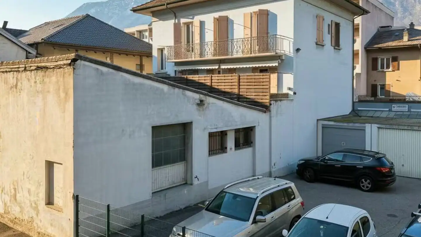 Residential building for sale - 1907 Saxon - Photo 2