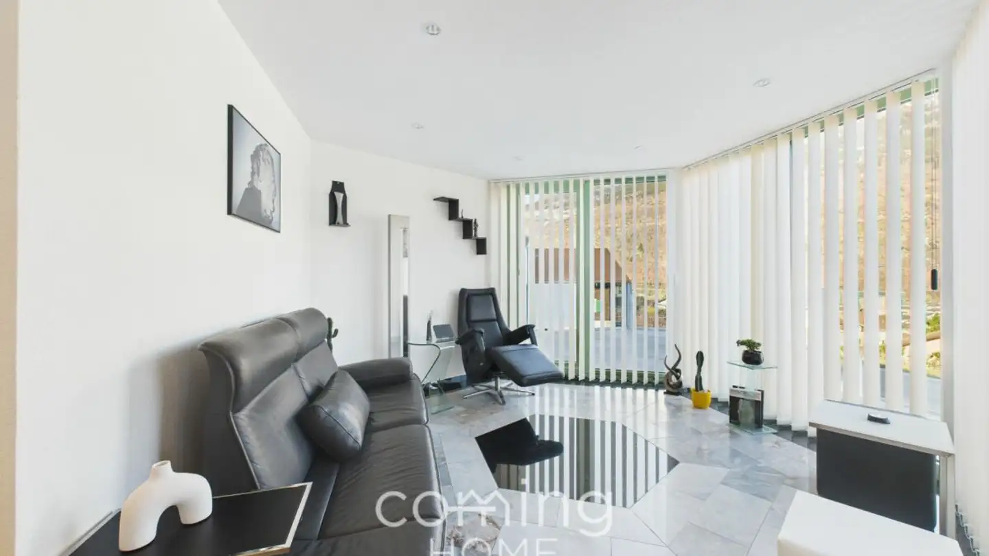 Outdoor parking space for sale - 3902 Glis