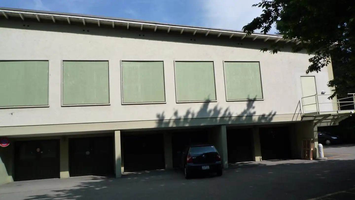 Indoor motorbike parking space for rent - In Der Ey, 8047 Zürich - Photo 3