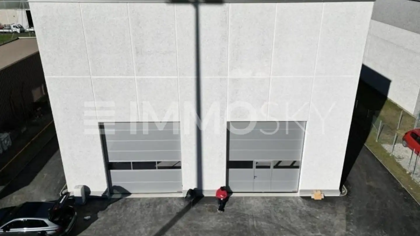 Mixed-use building for sale - 6533 Lumino