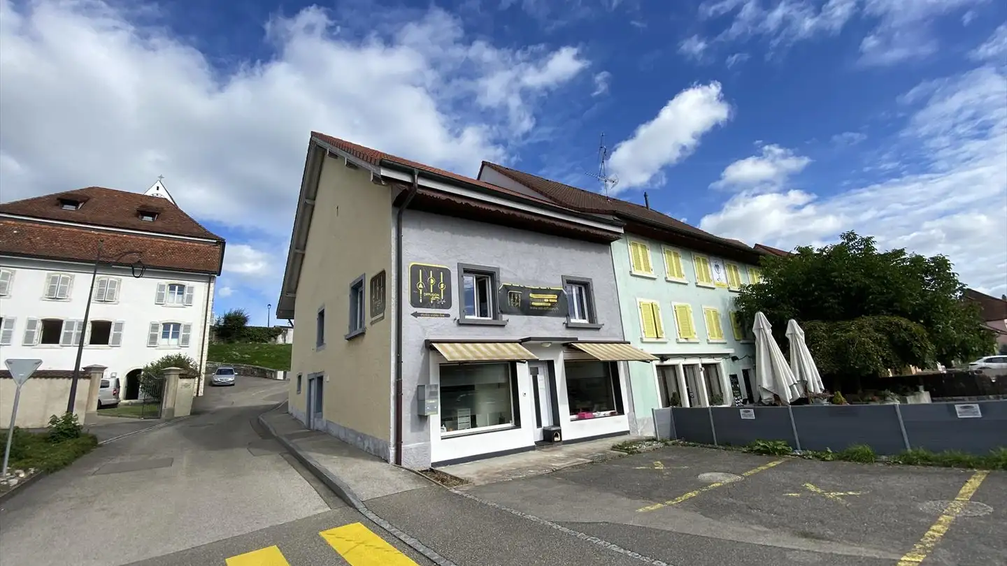 Mehrfamilienhaus kaufen - 2942 Alle