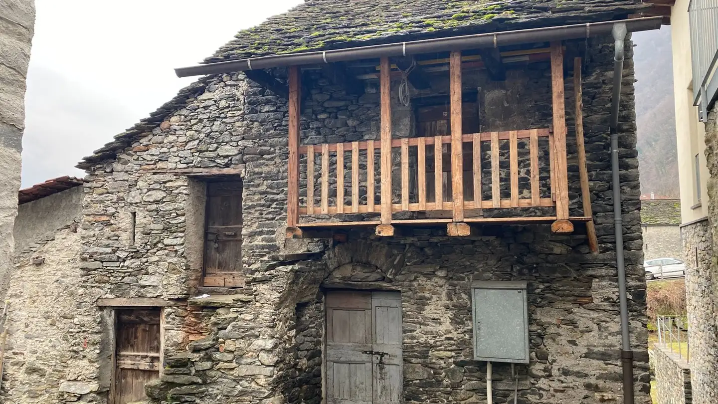 Single house for sale - Spontoi, 6525 Gnosca